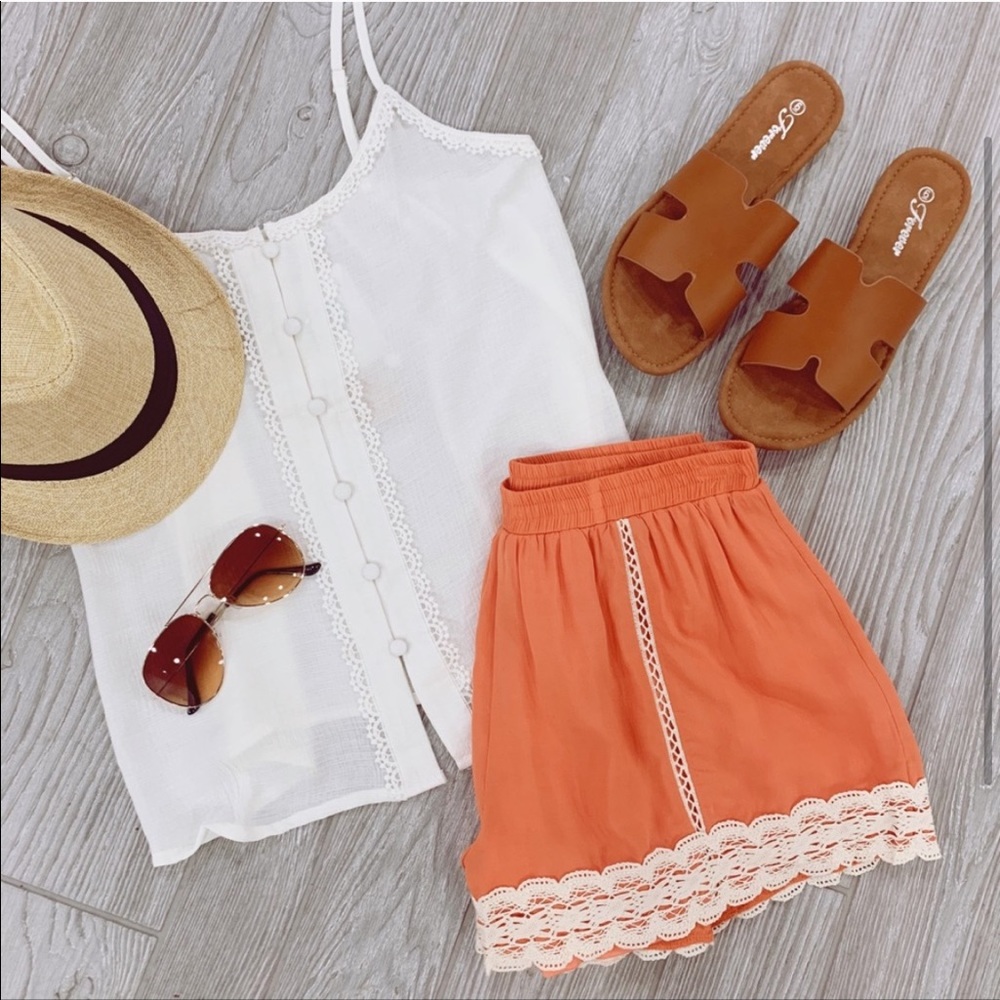 LAST PAIR! Summer Vibes Crochet Lace Shorts - Picture 2 of 2
